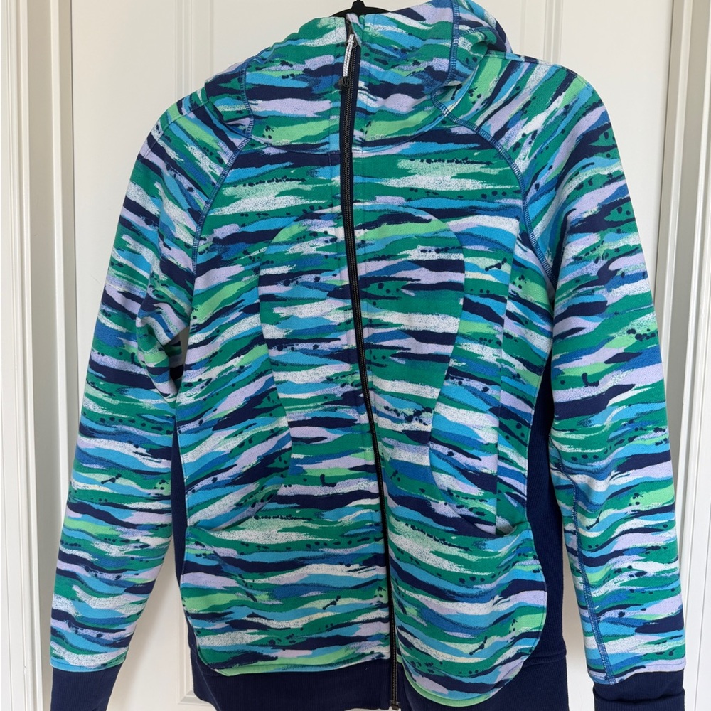 Lululemon Athletica Blue and Green Patterned Hoodie